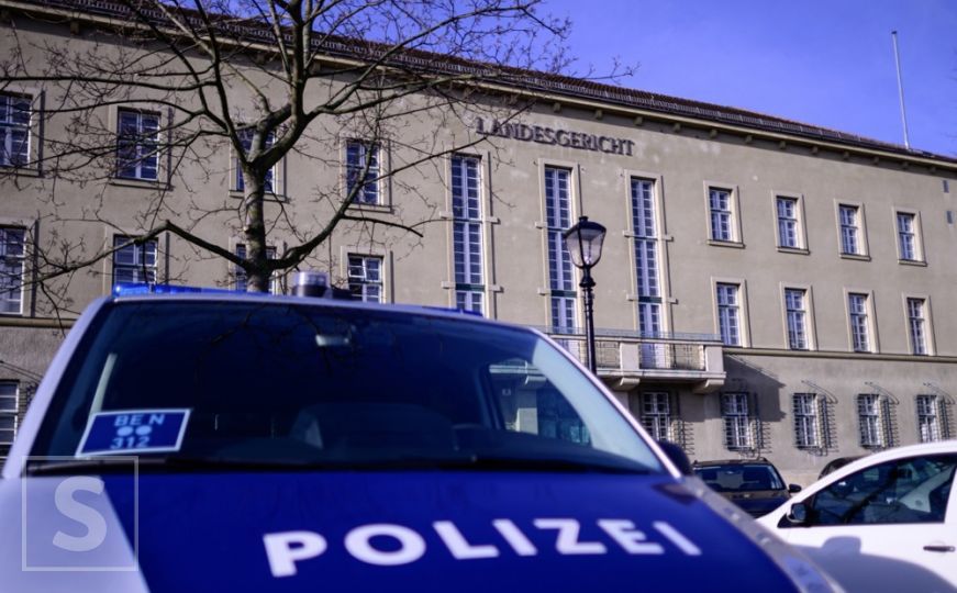 Austrijska policija kod Nijemca našla oružje i nacističke zastave