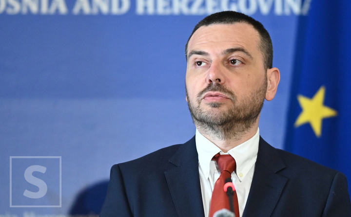 Žestoka poruka Magazinovića: Dodik je bivši, i ljudi oko njega to priznaju kad nema kamera