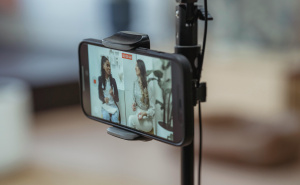 Influenseri na meti poreznih inspektora: "Love" ih preko TikToka i Instagrama