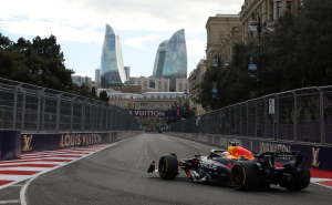 Verstappenova dominacija na VN Azerbejdžana, Piastri odustao u prvom krugu