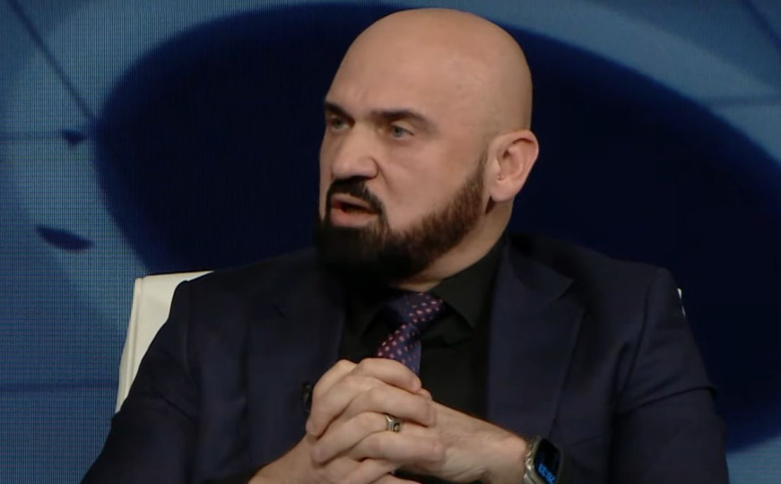 Isak o Vučiću: Vlastiti narod guši policijskim pendrecima i priča o zaštiti srpskog naroda u BiH