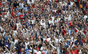 Kilometarski redovi ispred stadiona: Na komemoraciji Charliju Kirku očekuje se više od 100.000 ljudi