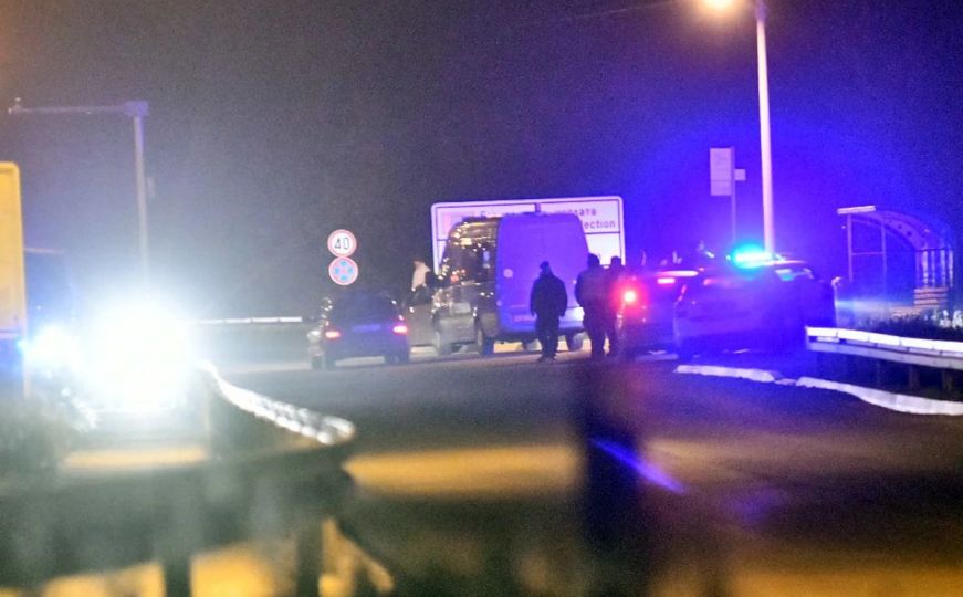 Teška nesreća u Bogatiću: Majka poginula dok je gurala kolica, dijete (3) povrijeđeno