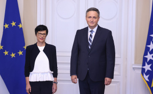 Marta Kos stigla u Sarajevo: Bećirović dočekao europsku komesarku za proširenje EU