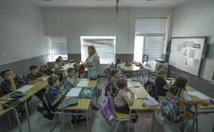 Od improvizovanih učionica do budućih doktora: Priča djece iz Nove Kasabe