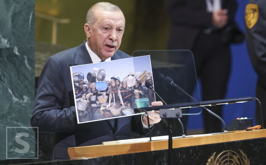 Erdogan u UN-u pokazao fotografiju iz Gaze: "Postoji li razlog za ovakvu okrutnost u 2025. godini?"