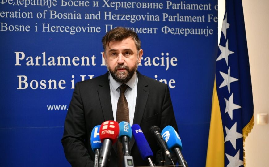 Dennis Gratz: Koji od ova tri scenarija ćemo gledati na sjednici u četvrtak?