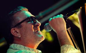 Pjesma dana i Tifa: "Nisu svi budale ko mi, ne znaju svi šta znači voljeti..."