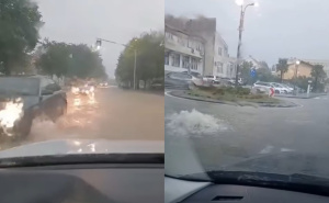 Obilna kiša izaziva haos u Ljubuškom: Saobraćajnice pod vodom, upozorenje na poplave