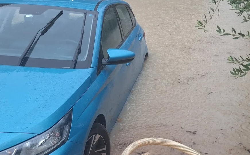 Vatrogasci iz Ljubuškog imali pune ruke posla nakon nevremena