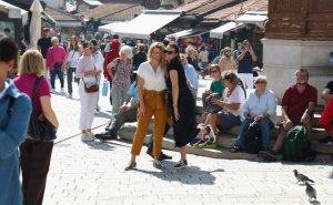 Sunčani četvrtak u Sarajevu: Osmijesi, šetnje i uživanje u gradu