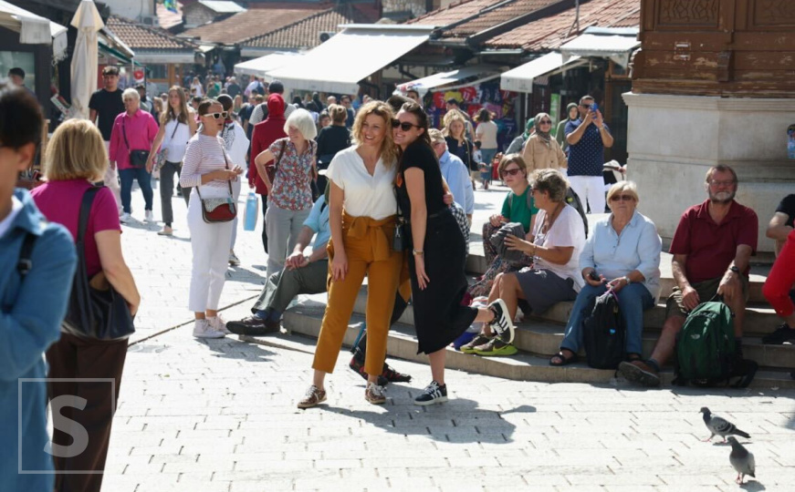 Sunčani četvrtak u Sarajevu: Osmijesi, šetnje i uživanje u gradu