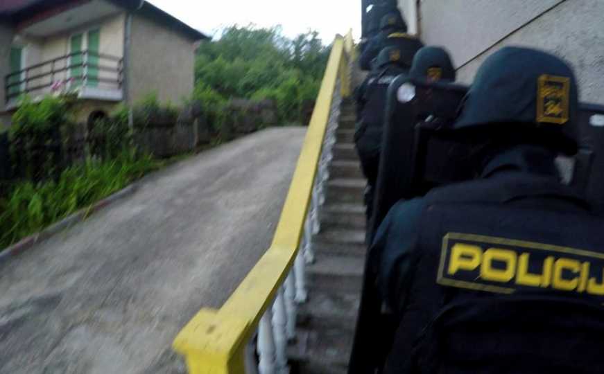 Pretresi širom BiH: Policija zaplijenila više od 5 kg droge, uhapšeno 15 osoba
