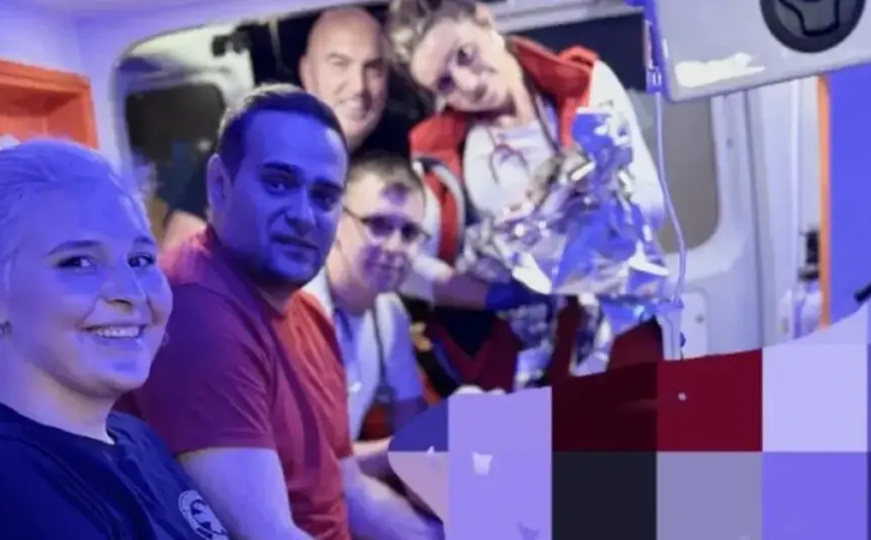 Beba rođena u vozilu Hitne pomoći Tuzla