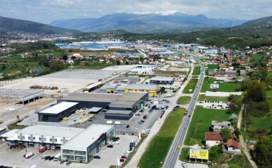 Tragedija kod Viteza: Muškarac pao sa krova tržnog centra