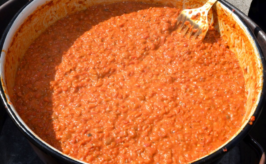 Recept za čuveni Titov ajvar u dvije boje: Napravite omiljeni specijalitet bivšeg maršala