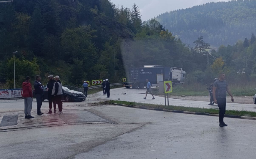 Vozači, oprez: Nesreća na magistralnom putu, saobraćaj potpuno obustavljen