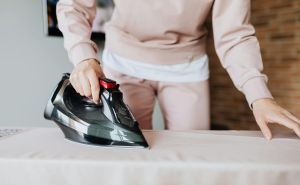 Riješite se kamenca s pegle uz ovu brzu metodu za čišćenje: Prirodno je i povoljno