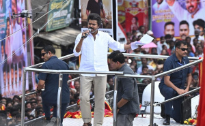 Tragedija u Indiji: Izbio stampedo na političkom skupu, među desecima mrtvih i djeca