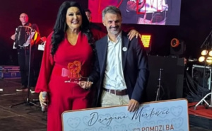 Humanitarni gest: Dragana Mirković donirala 20.000 KM udruženju Pomozi.ba