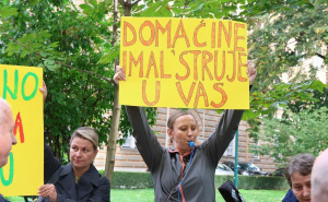 Vlada KS suočena s kritikama: Udruženje Colibri održalo protest uz poruku - 'djeca nisu projekt!'