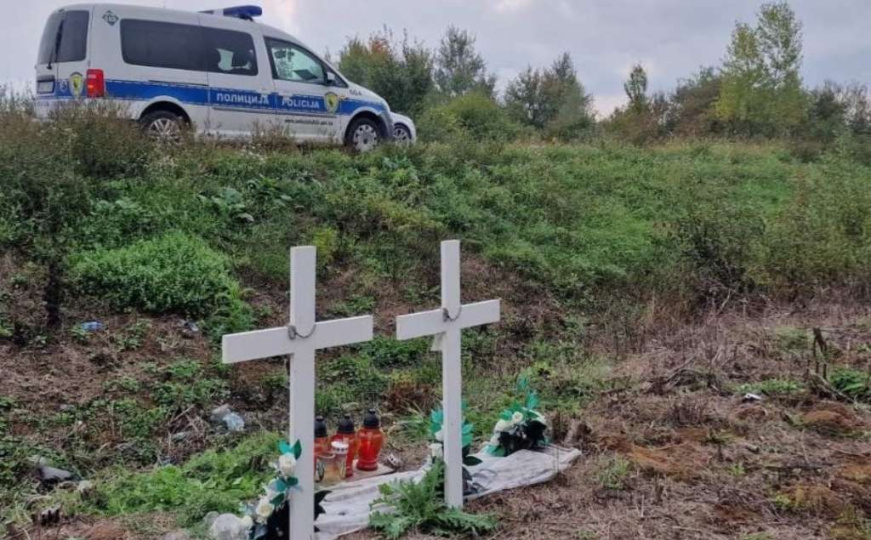 Brčko: Oskrnavljeno spomen-obilježje stradalim članovima porodice Geljić