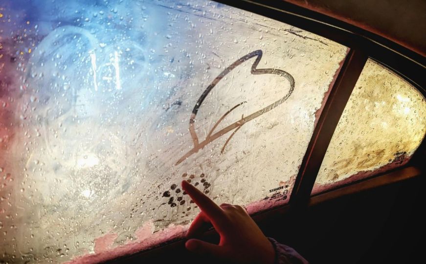 Klasični jutarnji problem sa automobilom: Prirodno rješenje za zamagljene prozore na vozilu