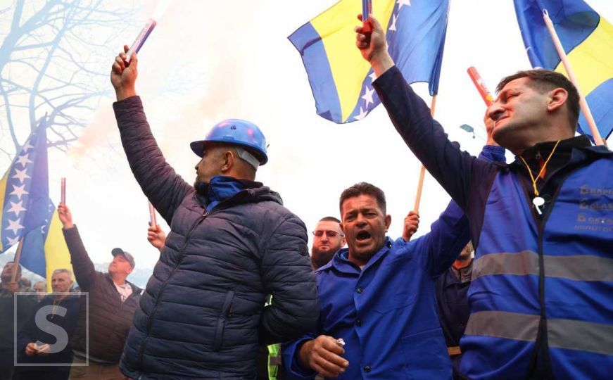 Zenički rudari prekinuli štrajk glađu: Ostaju u Domu dok ne dobiju plaće za juli