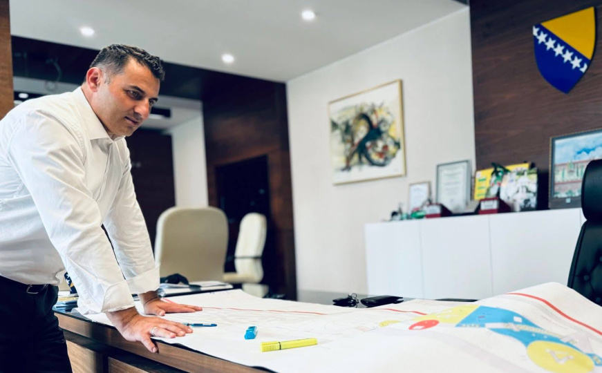 Nesvakidašnja inicijativa u Kaknju: "Načelnik blokira građane i studente na FB stranici"