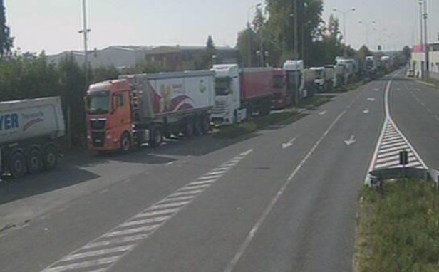 Teškoće u saobraćaju: Kamioni čekaju sedam sati na ulaz u Hrvatsku iz BiH