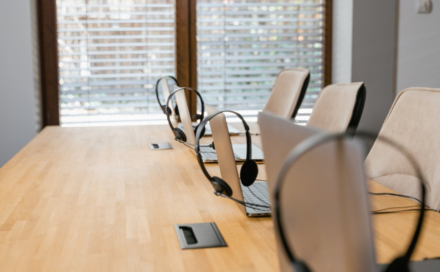 Beogradski call-centri prevarili desetine hiljada ljudi širom svijeta: Šteta do 250 miliona eura