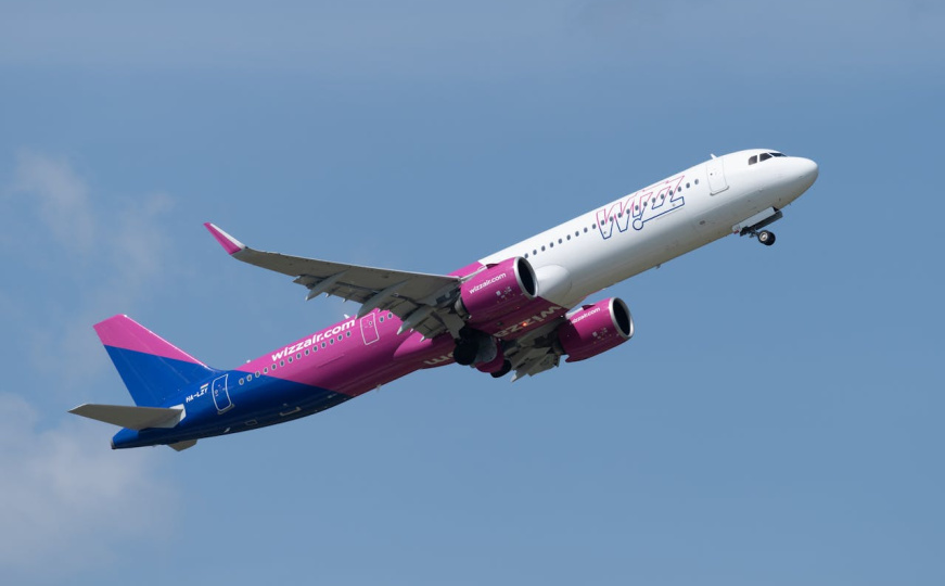 Šta se dešava na nebu iznad Laktaša? Wizz Air avion u niskom letu, stanovnici zbunjeni