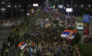 Rijeke ljudi na ulicama Srbije: Odali počast stradalima u Novom Sadu