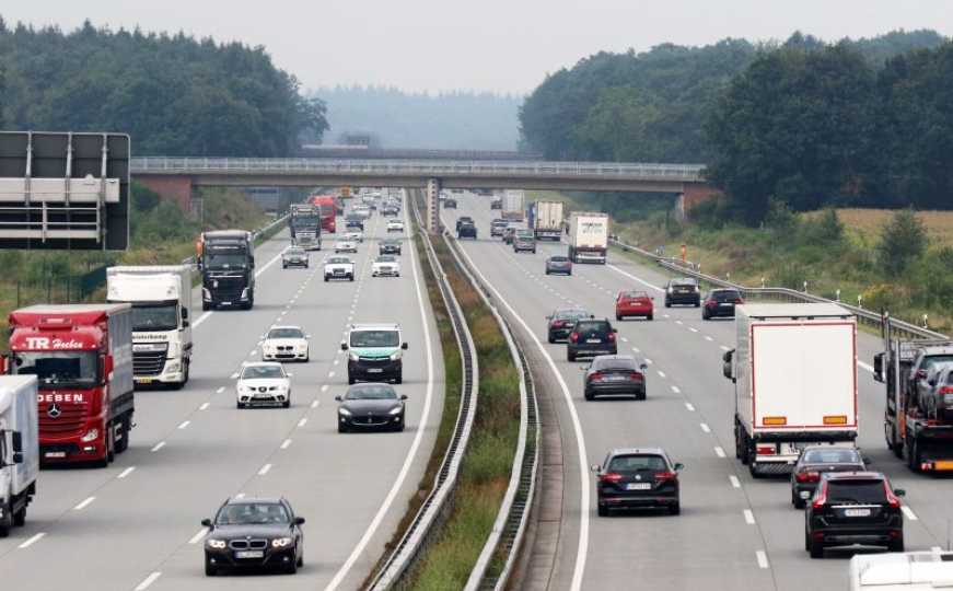 Držite se desne strane: Znate li za pravilo 20 sekundi koje važi na njemačkim autocestama?