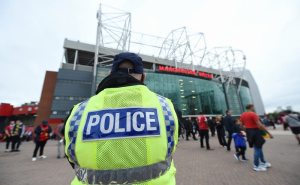 Napad u sinagogi u Manchesteru: Muškarac se zabio autom u ljude, više povrijeđenih