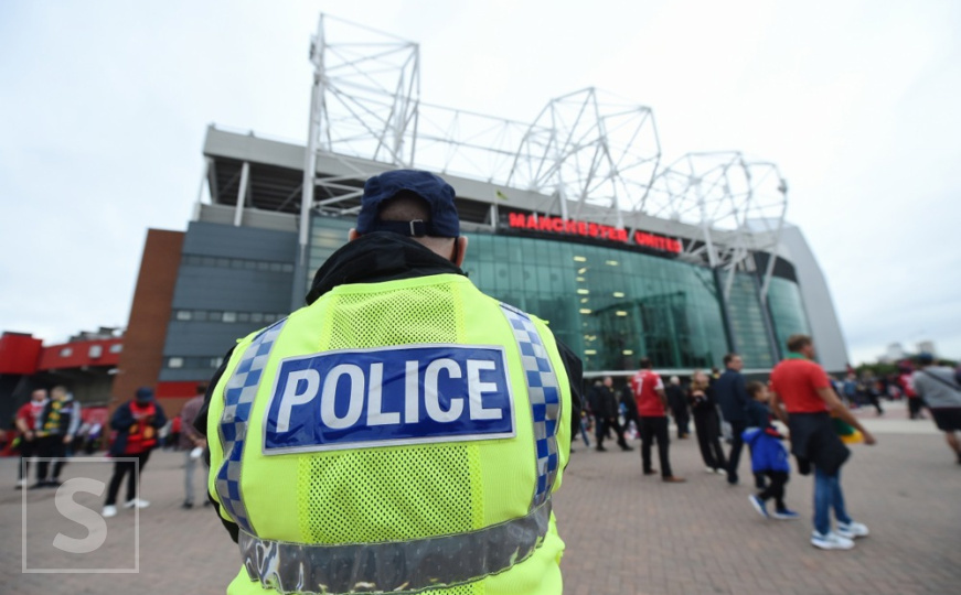 Napad u sinagogi u Manchesteru: Muškarac se zabio autom u ljude, više povrijeđenih