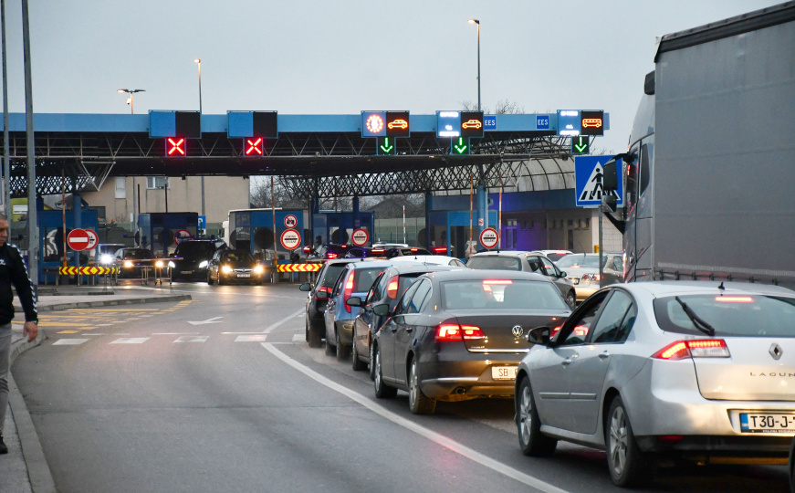 Dragan Bursać: EU nam uvodi vize, a vi to zovite kako hoćete!