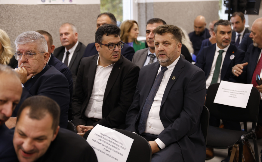 Značajne poruke s Konferencije u Sarajevu: "BiH zarobljena, krajnje je vrijeme da je osposobimo"