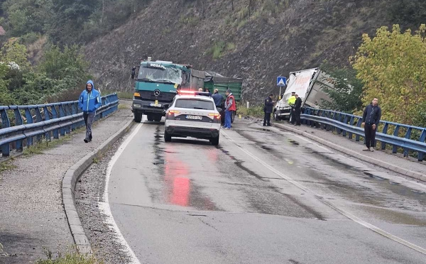 Saobraćajna nesreća u BiH: Sudarila se dva kamiona