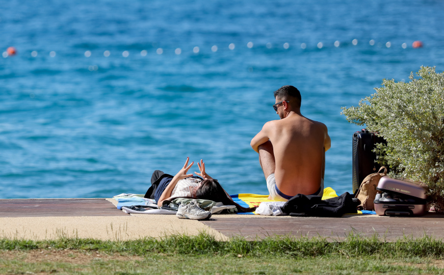 Na moru nema zime: Dok u BiH pada snijeg, naši susjedi u bikiniju uživaju na plaži