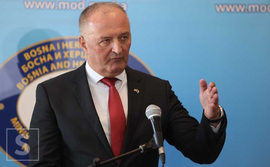 Zukan Helez: "Možda Vučić ponovo sanja da puca sa Jevrejskog groblja na civile u Sarajevu"