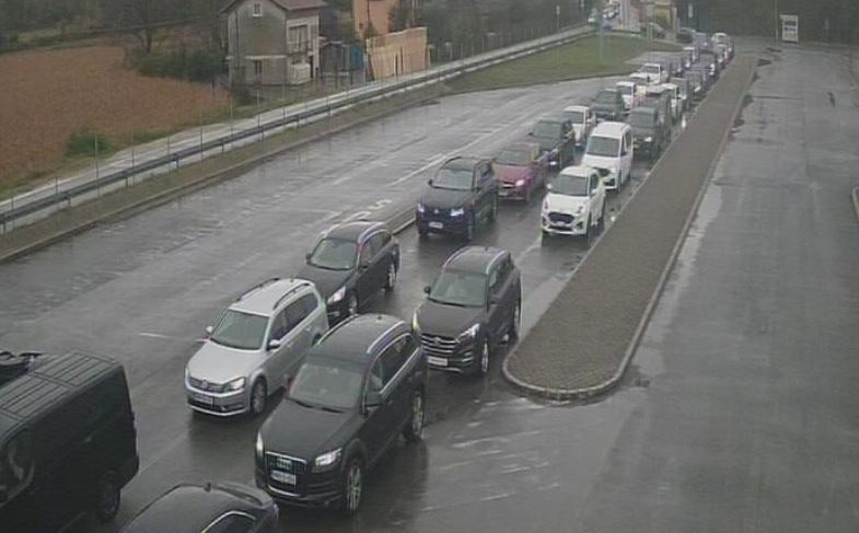 Duge kolone vozila na izlazu iz BiH: Provjerite na kojim prijelazima se najduže čeka