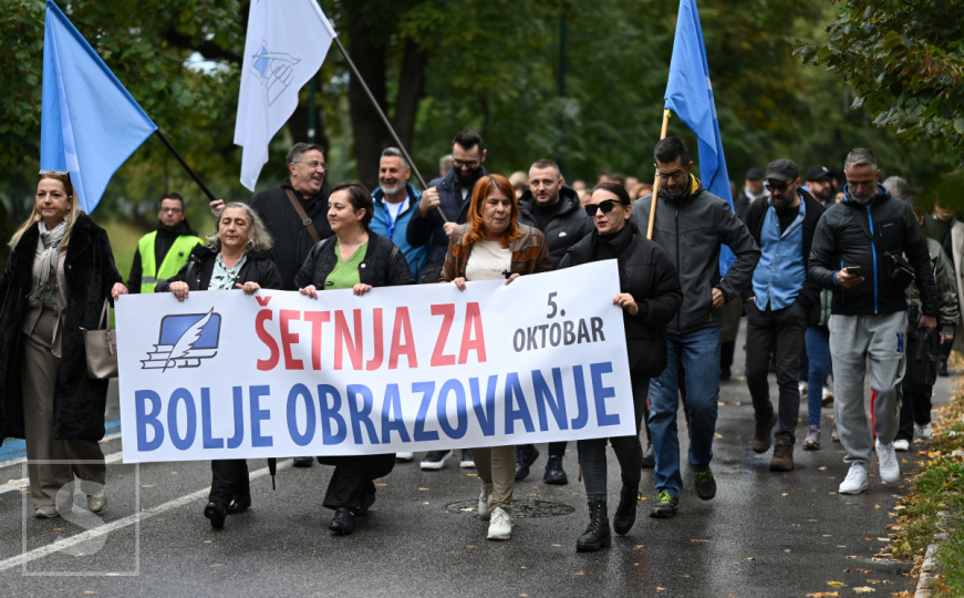 Povodom Dana učitelja: Organizovana "šetnja za bolje obrazovanje" u Sarajevu