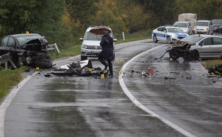 Još jedna tragična nesreća u BiH: U sudaru 3 automobila poginuo vozač Golfa
