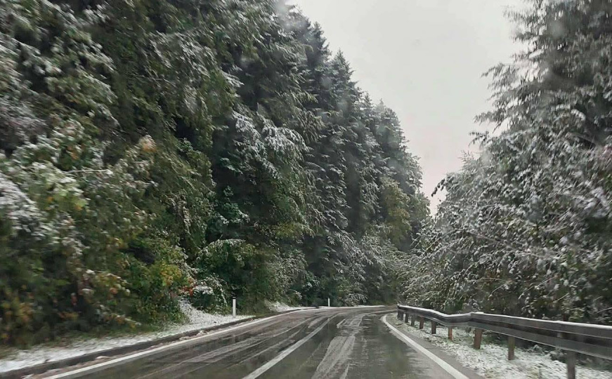 Nove padavine: Snijeg zabijelio pojedine više krajeve u BiH, pogledajte prizore sa Oštrelja