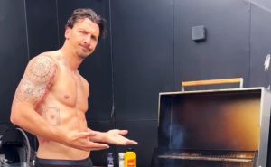 Roštilj i hit Lepe Brene: Ibrahimović pokazao kako provodi penzionerske dane