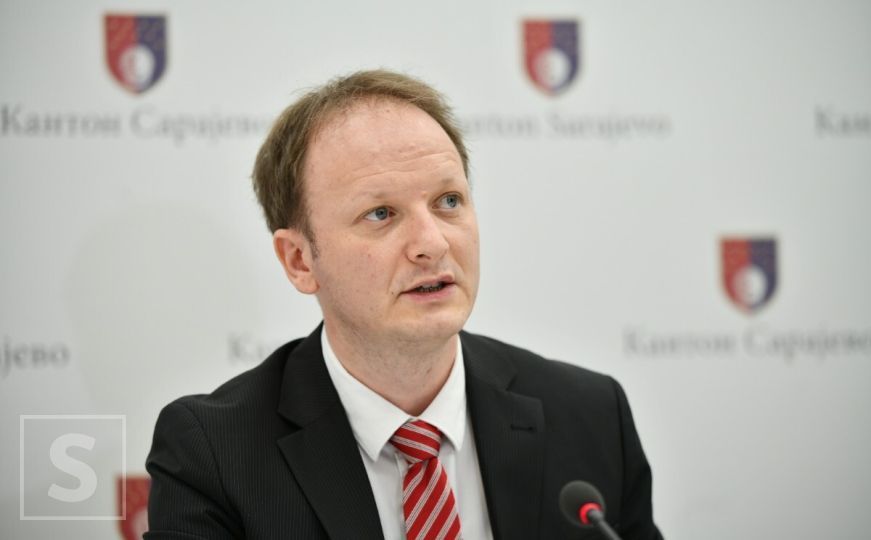 Bivši ministar Bojan Bošnjak pokrenuo spor protiv Skupštine KS: Evo šta je razlog