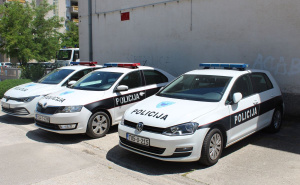 Saobraćajna nesreća na Bradini: Automobil se prevrnuo na krov, ima povrijeđenih