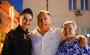 Amira Medunjanin se oprostila od Halida Bešlića: "Hvala ti što si ispunio san moje majke"