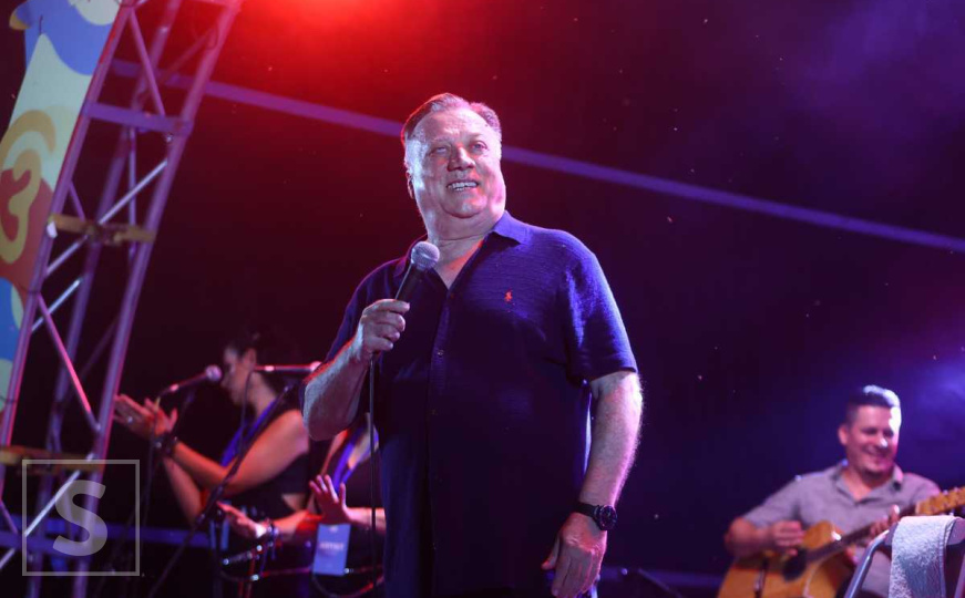 Severina se kratkom, ali snažnom porukom oprostila od Halida Bešlića